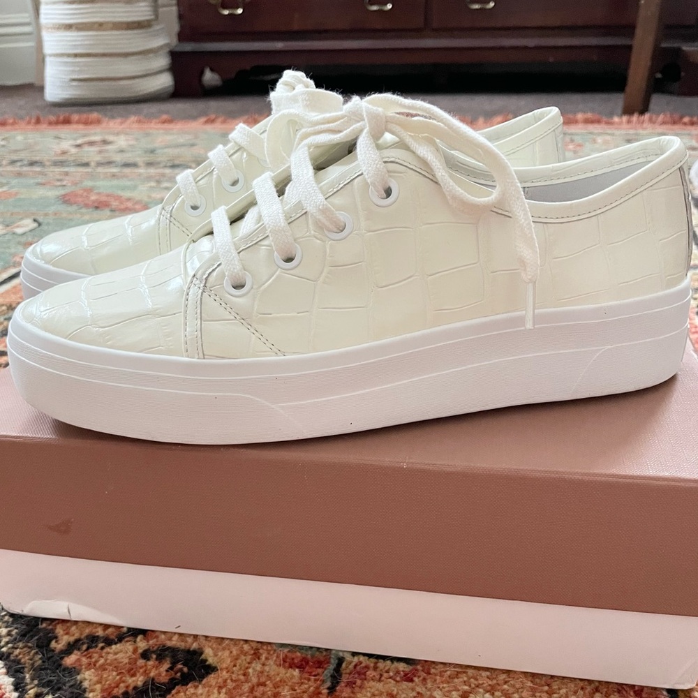 NIB Via Spiga Womens Milk Ivory Croc Embossed Viola Platform Sneakers Size 7.5